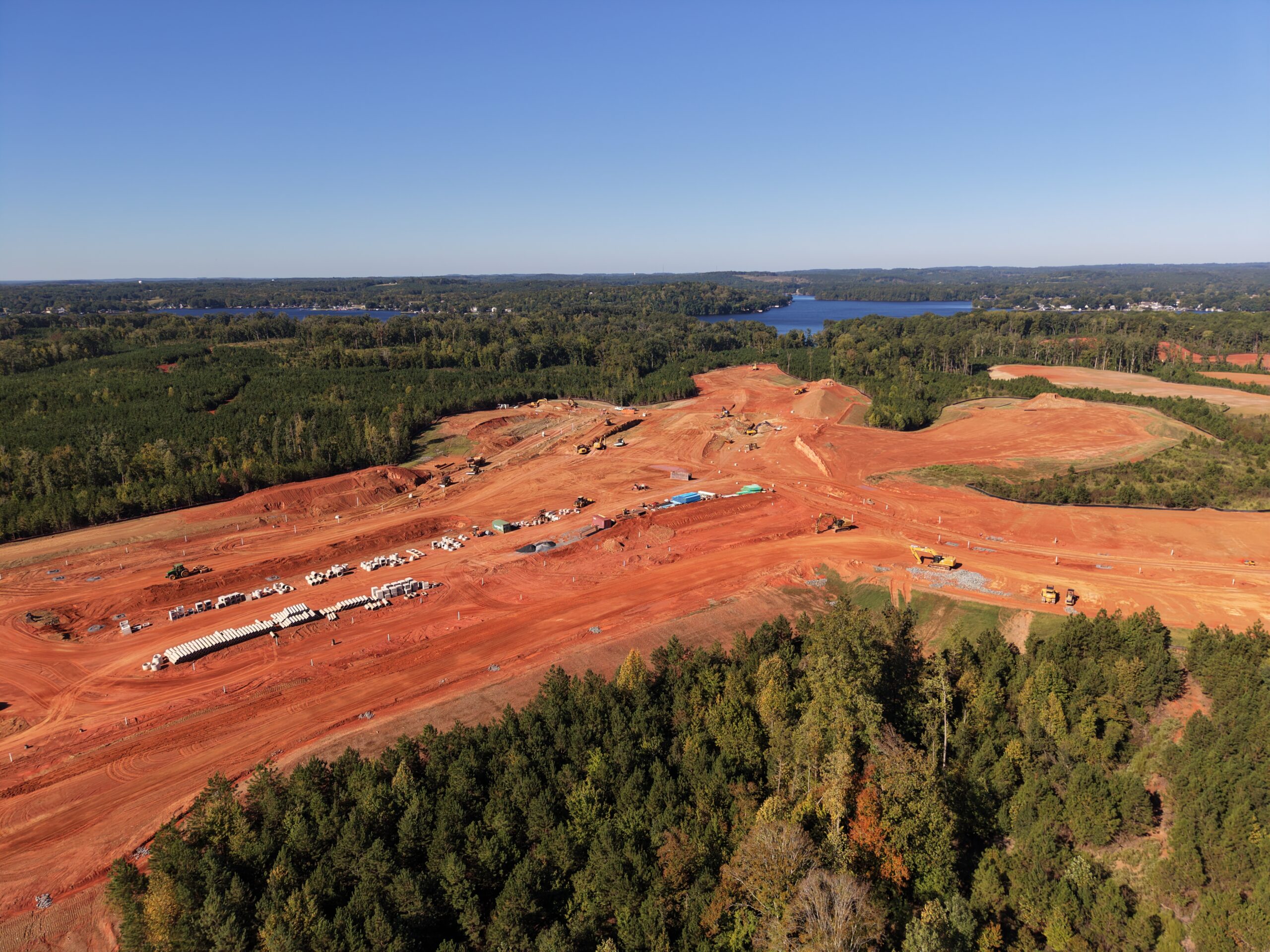Vista panorámica del lago Tillery
