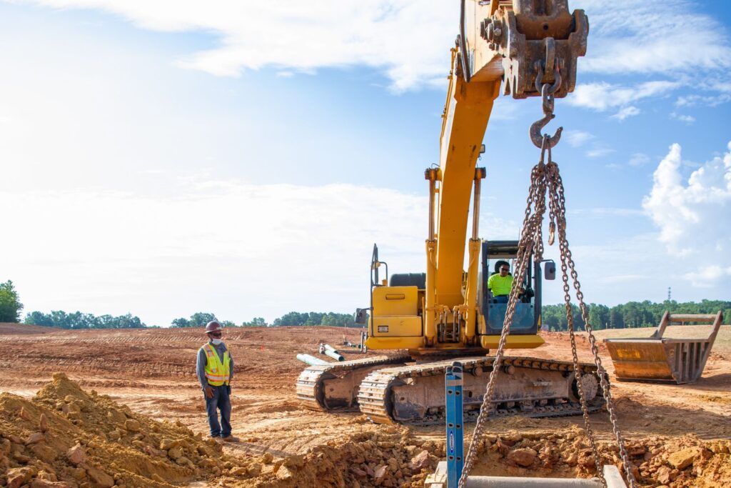 a charlotte site contractor instructing an employee